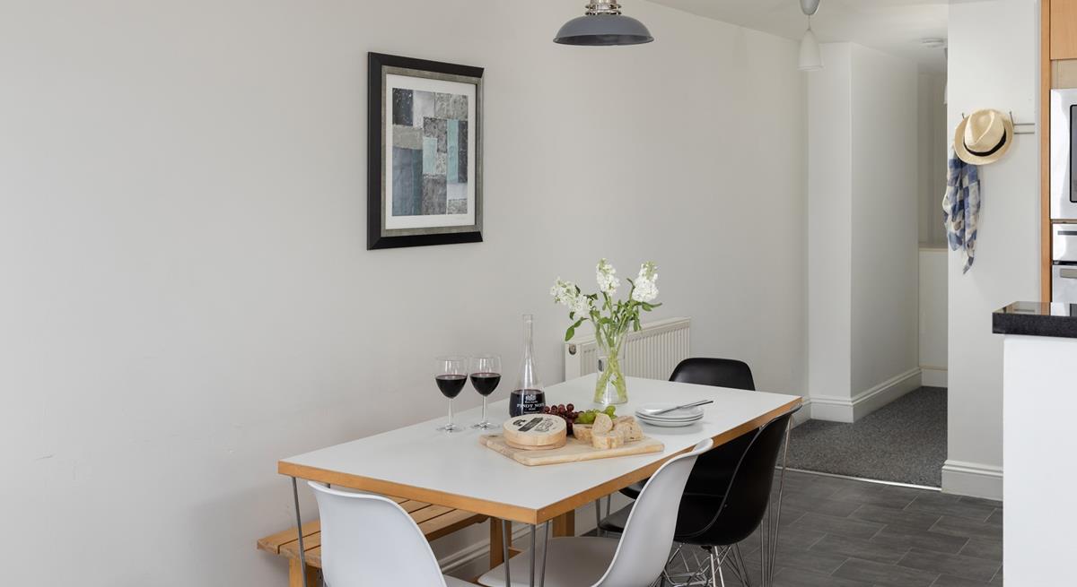 Enjoy holiday meals around the dining table.