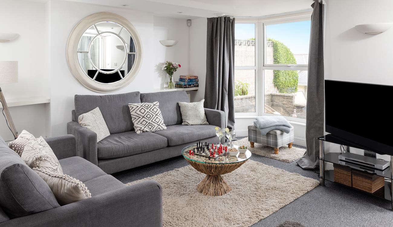 Blue Horizon is a welcoming home from home, moments from Porthmeor beach.