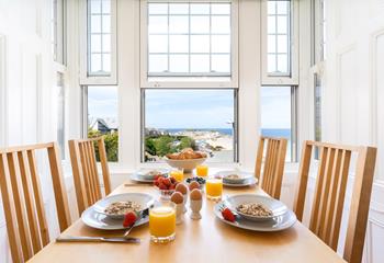 Open the windows and enjoy a delicious breakfast whilst listening to the waves in the distance.