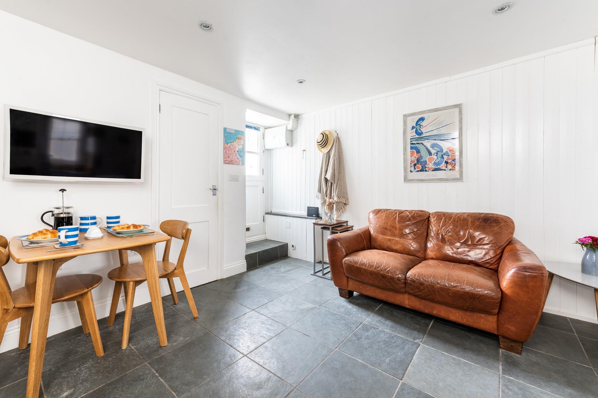 Enjoy a laid-back and relaxing brunch before heading off into St Ives town.