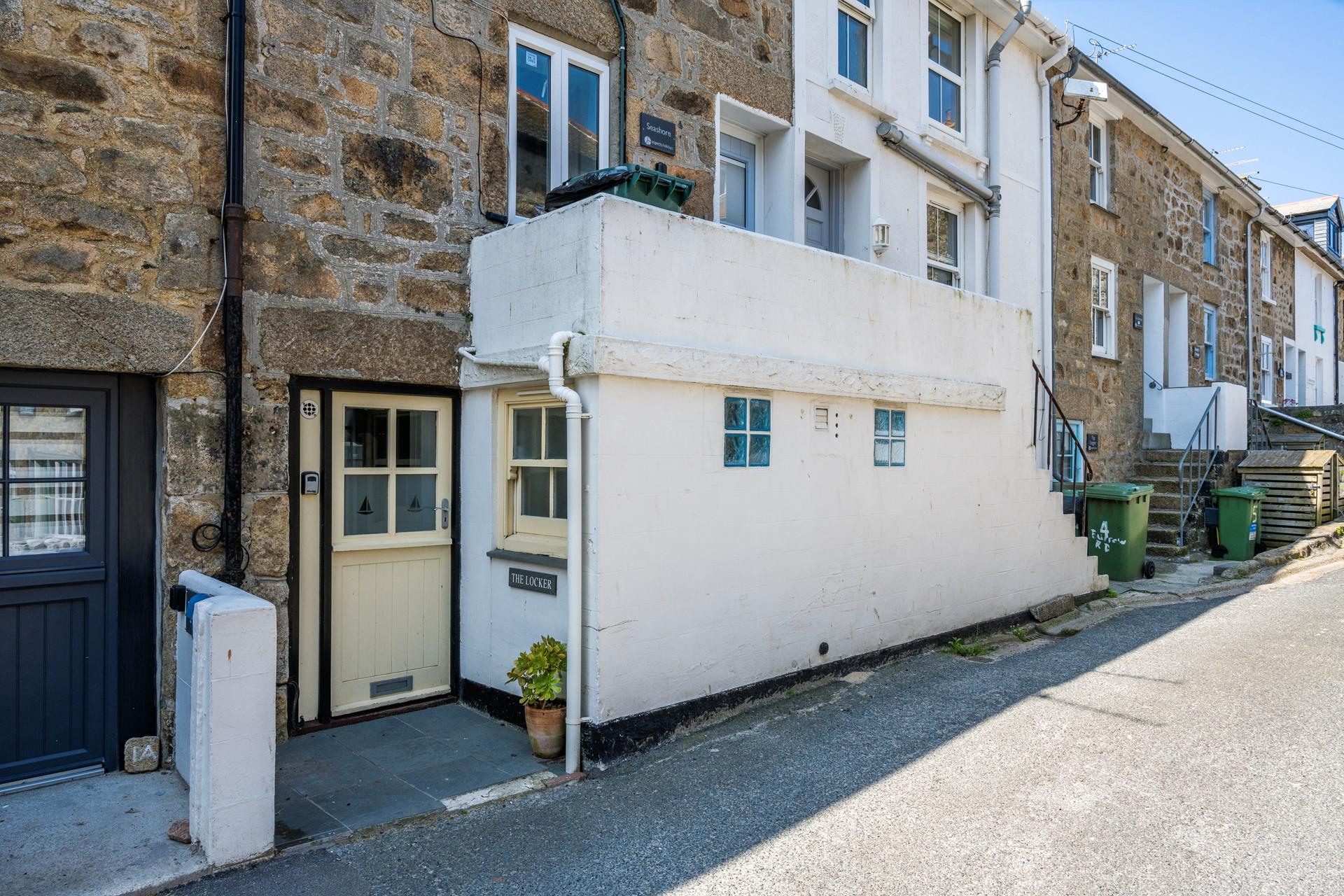 The Locker, Downalong Aspects Holidays