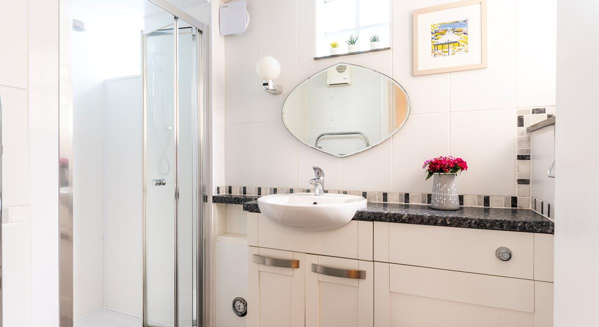 Start your morning in the wonderfully spacious shower or wash away the sand before dinner after a day at the beach.