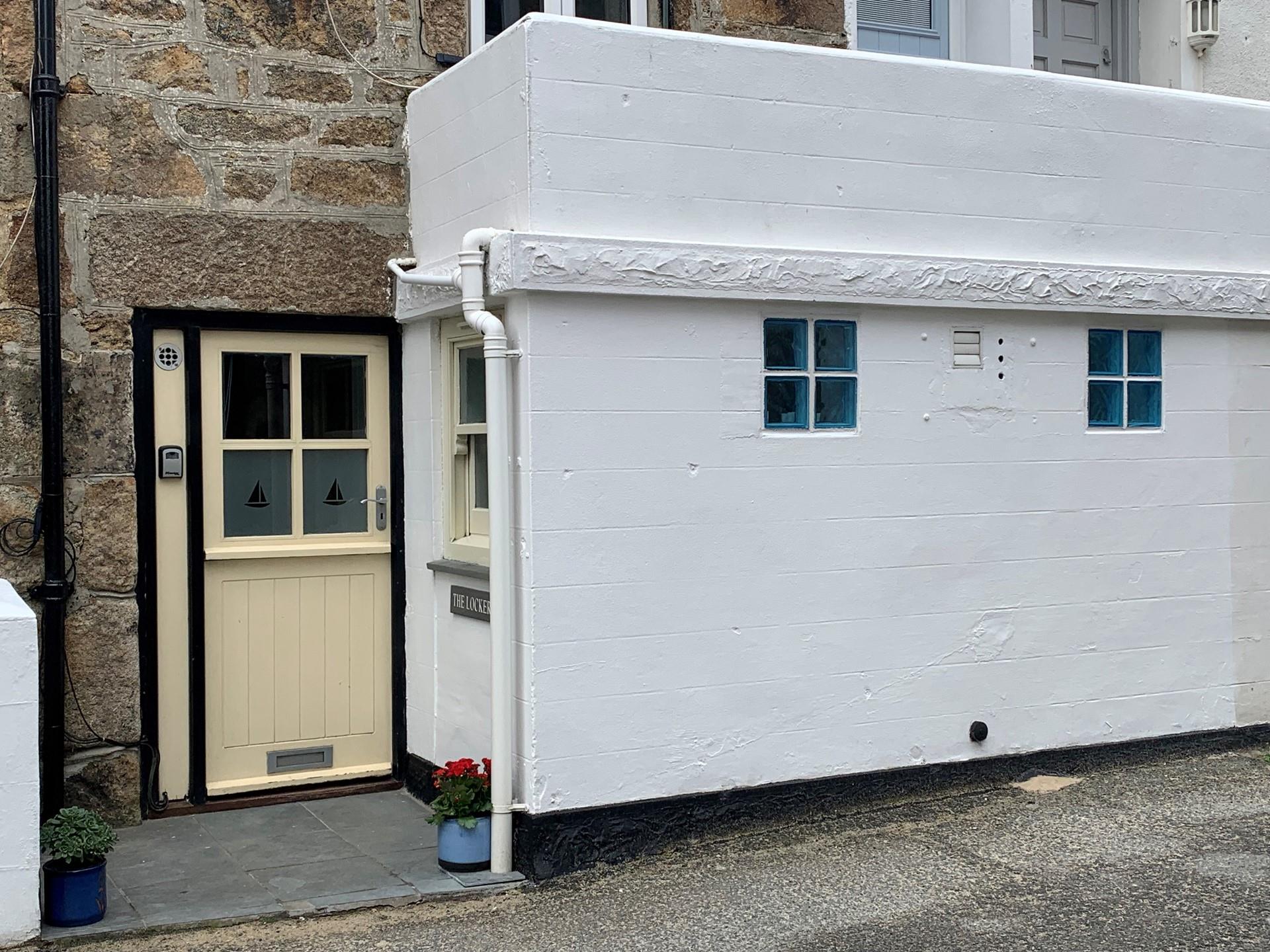 Ideally placed right in the centre of the historic Downalong area of St Ives, you will be able to explore all it has to offer.