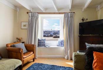 Take a quiet moment to yourself on the cosy armchair and get lost in a good book or simply relax with a hot drink and enjoy the harbour views.