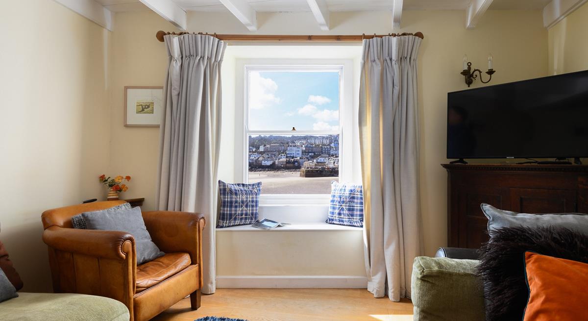 Take a quiet moment to yourself on the cosy armchair and get lost in a good book or simply relax with a hot drink and enjoy the harbour views.
