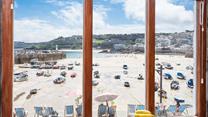 The stunning view across the Harbour and onto Smeaton's Pier is truly special.