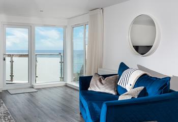Sink into the sofa and enjoy the 180-degree views of Porthmeor and the Bay.