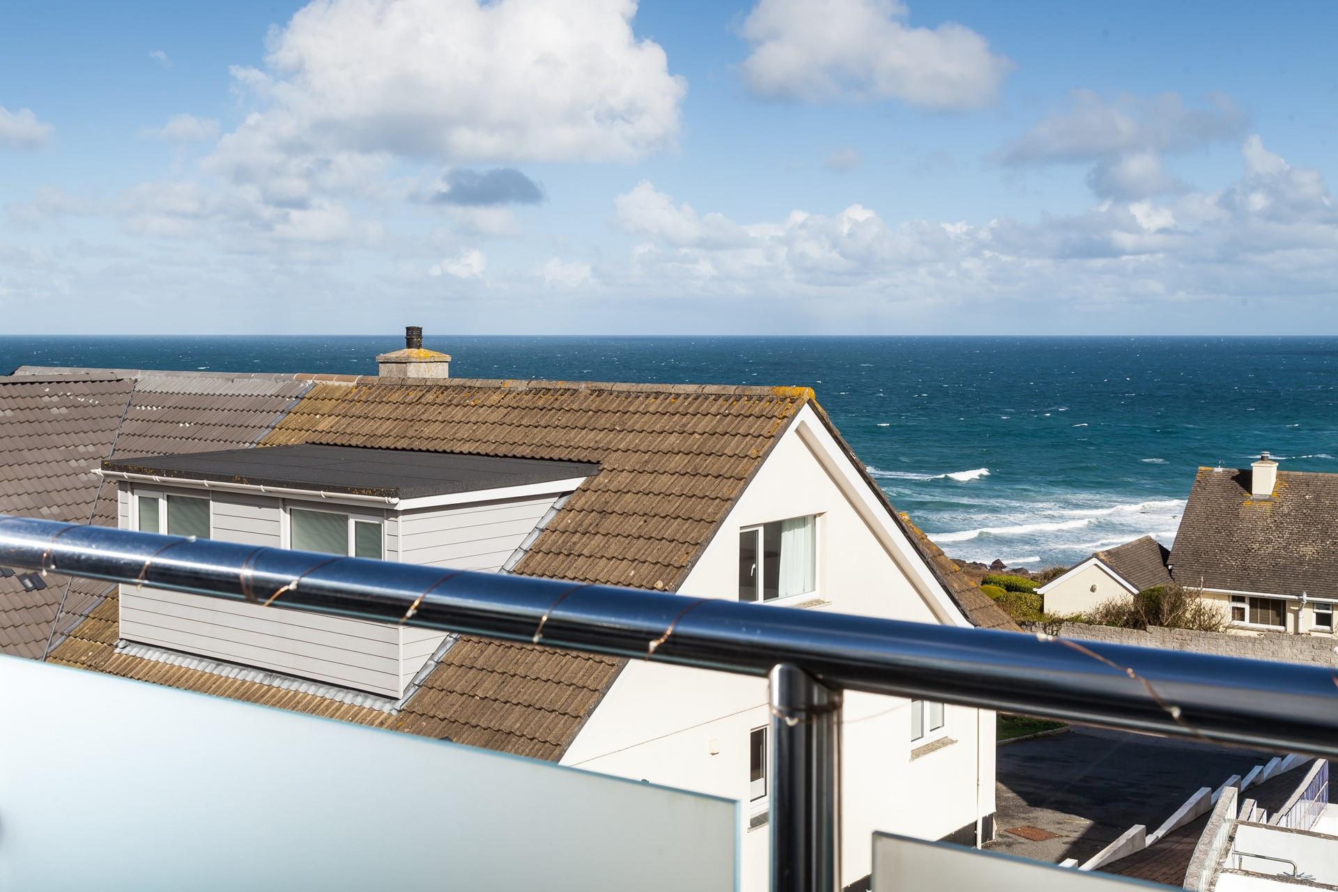 Head out to the balcony in the morning to check the day's weather.