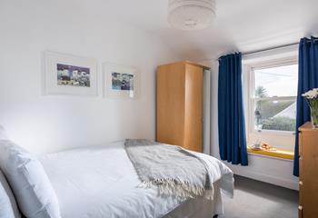 Wake up and gaze out at your views over Porthgwidden and The Island.