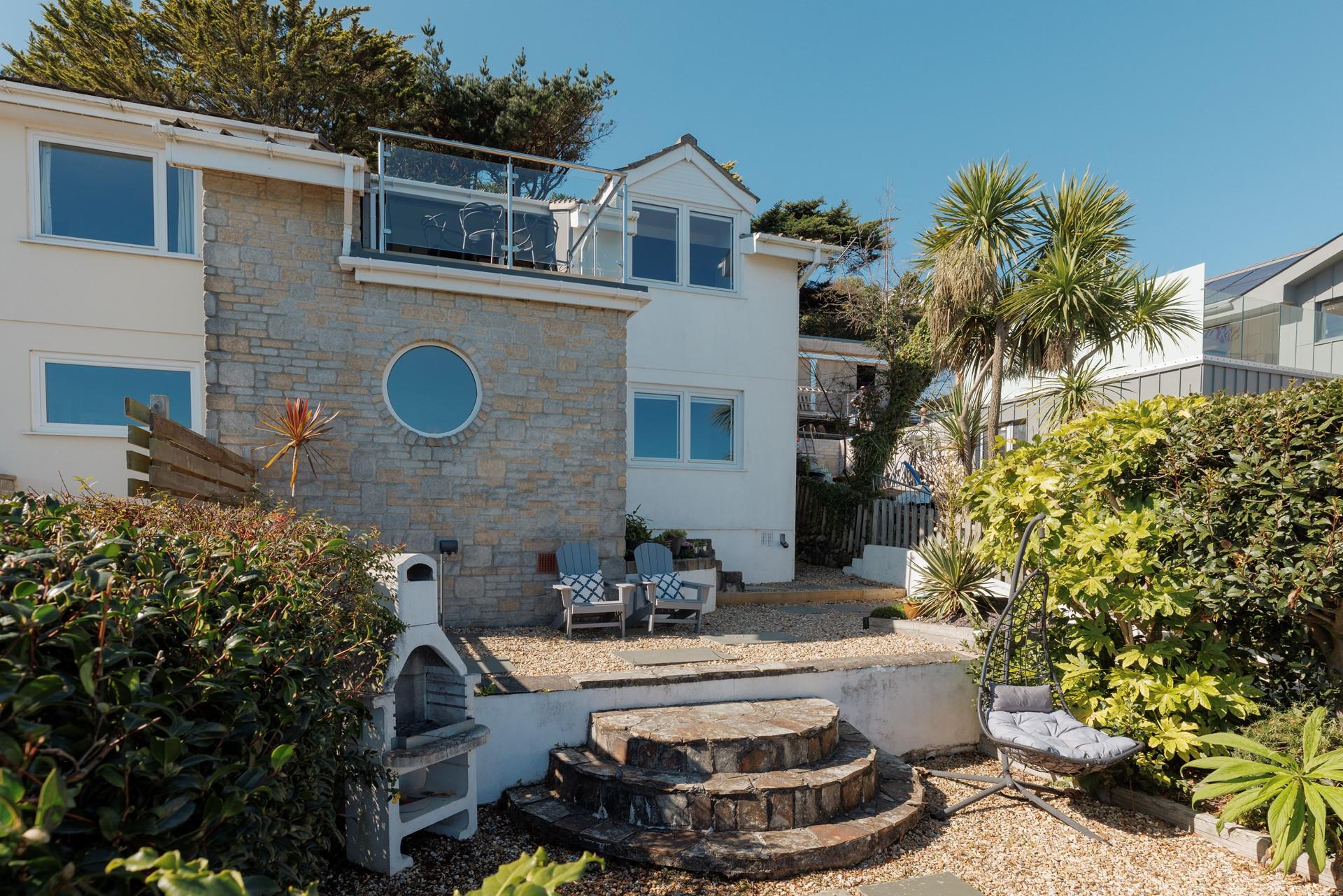 Enjoy al fresco nights with a view!