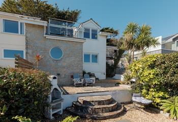 Enjoy al fresco nights with a view!