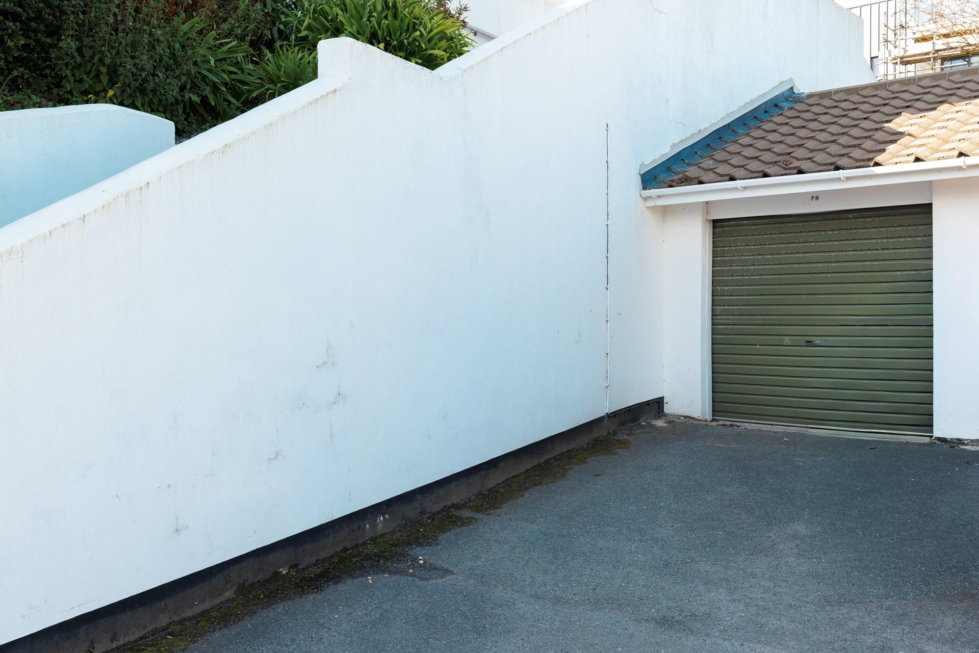 Porth House benefits from parking for one car, making it easy to leave the car behind and stroll into St Ives.