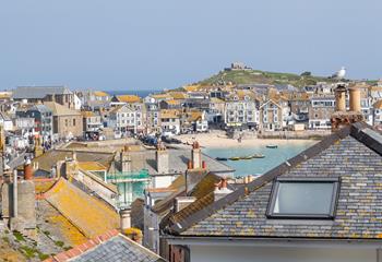Take a leisurely walk down to explore the shops and cafes in St Ives.