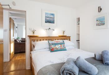 After a day of strolling around the cobbled streets of St Ives relax in the comfort of your double bed. 