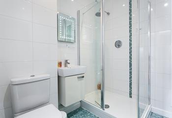 Start your day with an invigorating shower or freshen up for a night out discovering St Ives's many bars and eateries. 