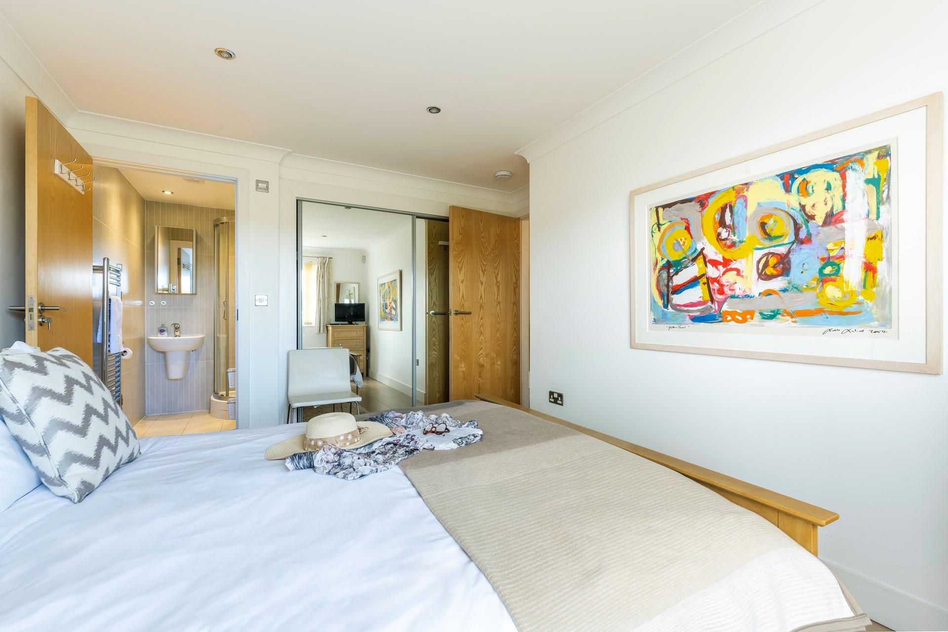 Get up and start your day right with a hot shower before heading out to a local cafe for breakfast.