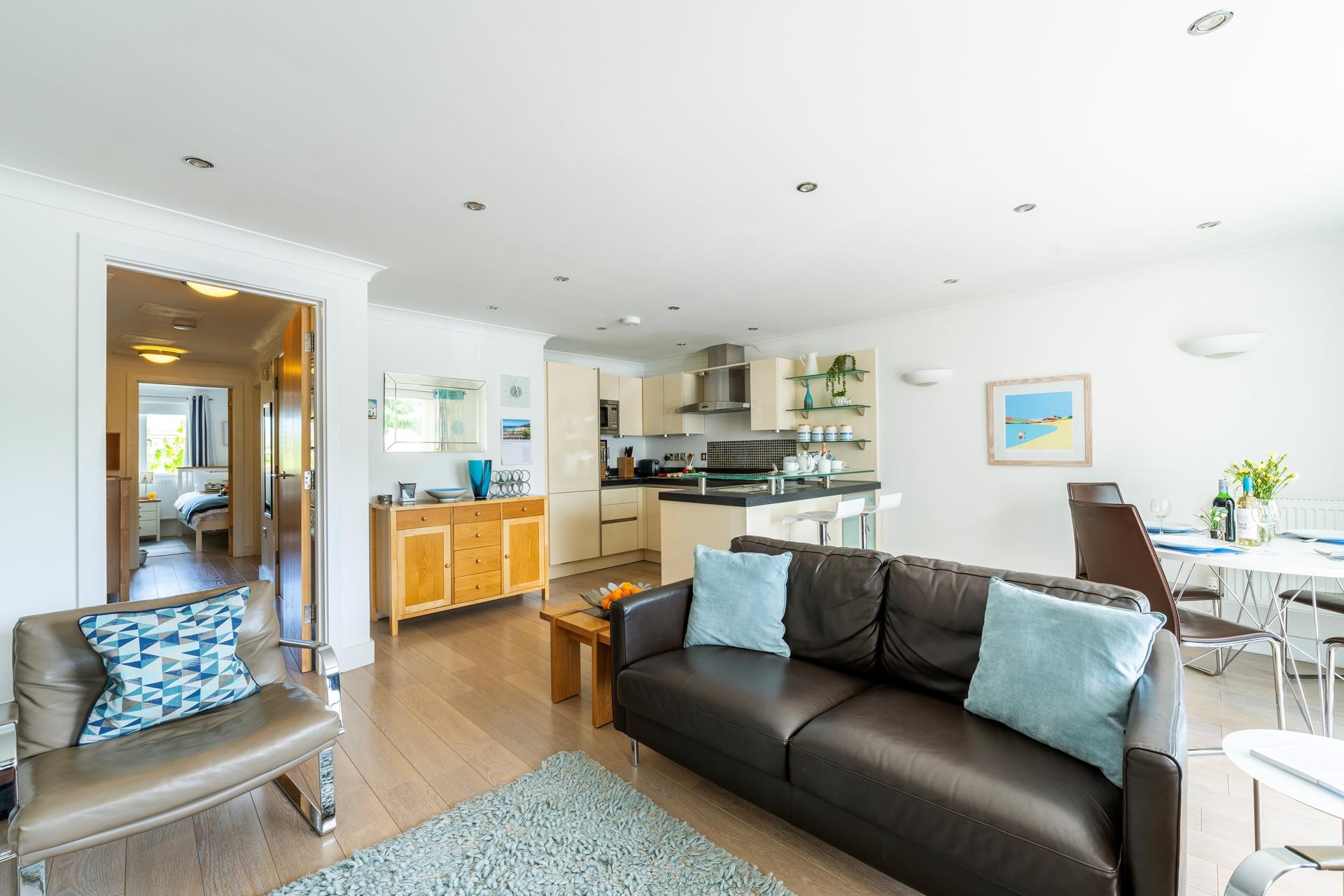 Relax in front of your smart TV and enjoy a cosy evening in front of your favourite film.