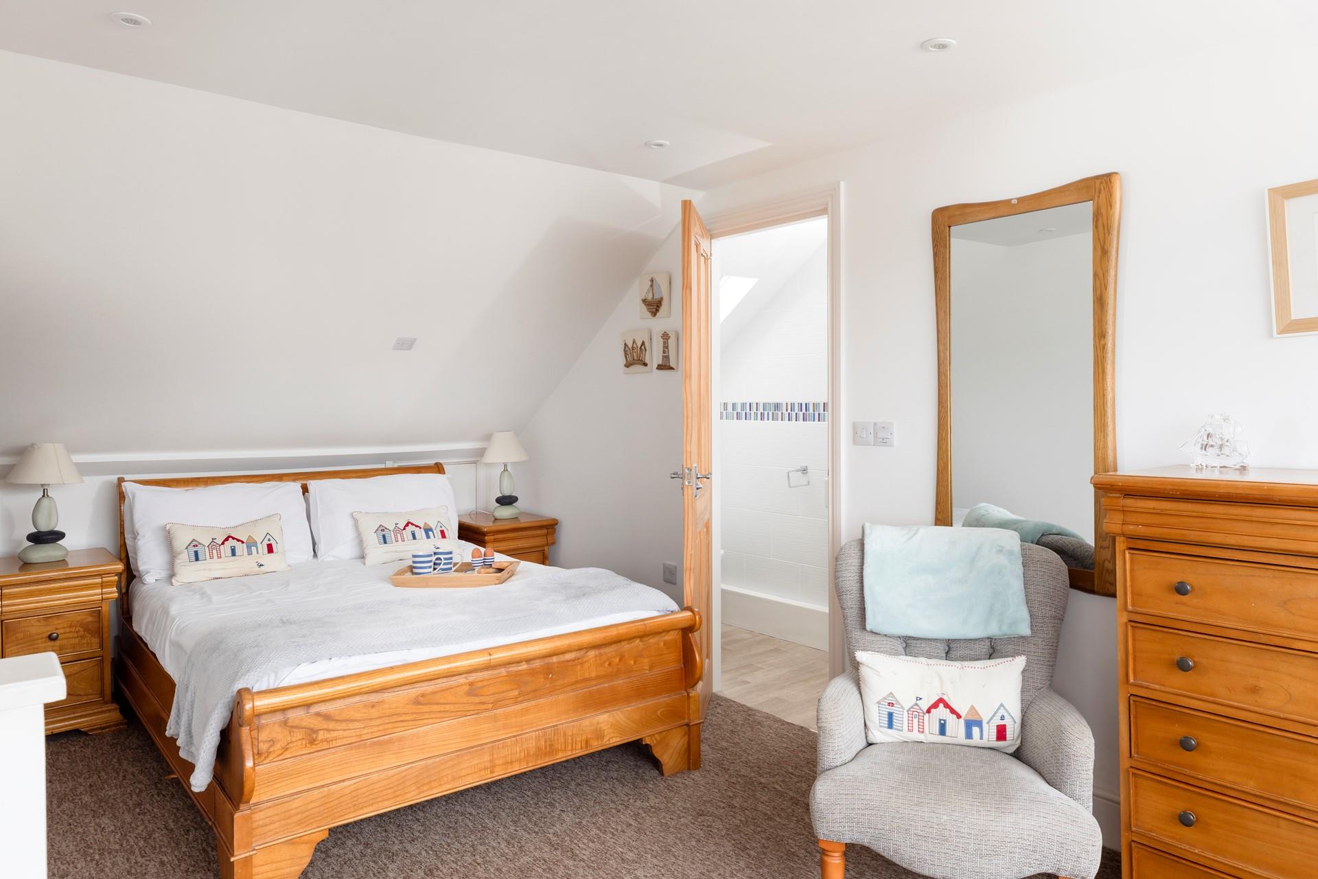 Tuck yourself into the soft sheets in the spacious double bed and drift off to sleep.