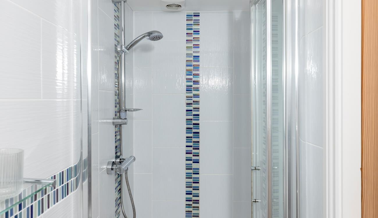 En suite off the double bedroom, the perfect space to get ready in the morning.