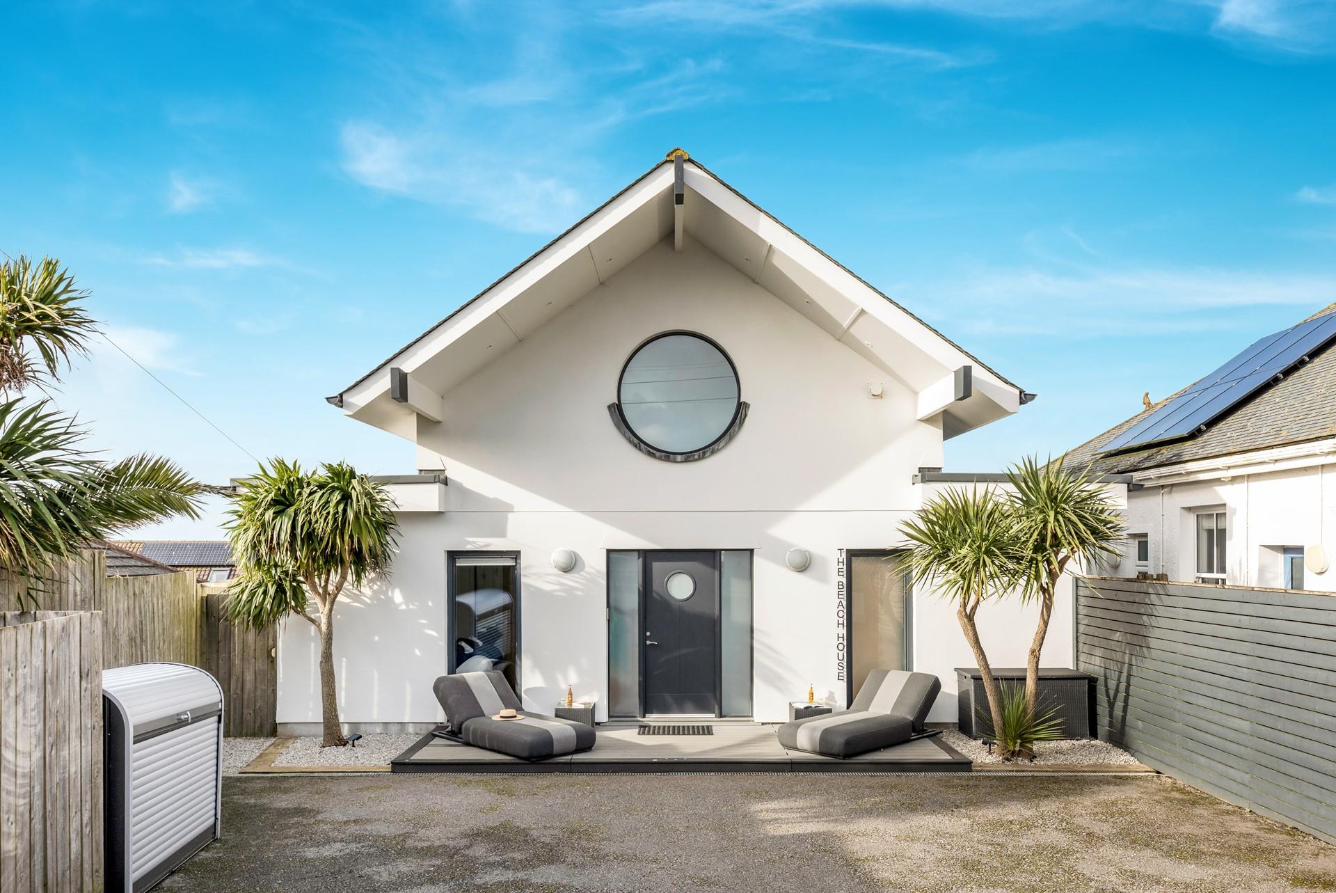 Relax on the sun loungers and soak up the sun all day, or just park up and forget about the car for the week.