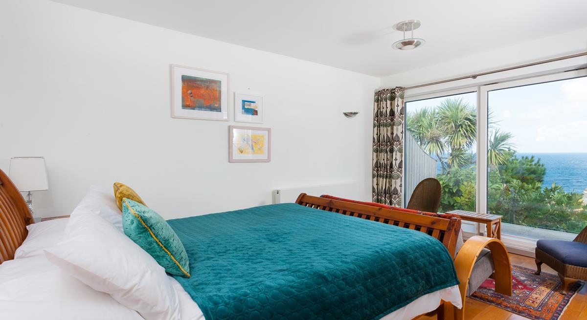Sip your morning coffee in the sumptuous bed and watch the waves rolling onto Porthmeor.