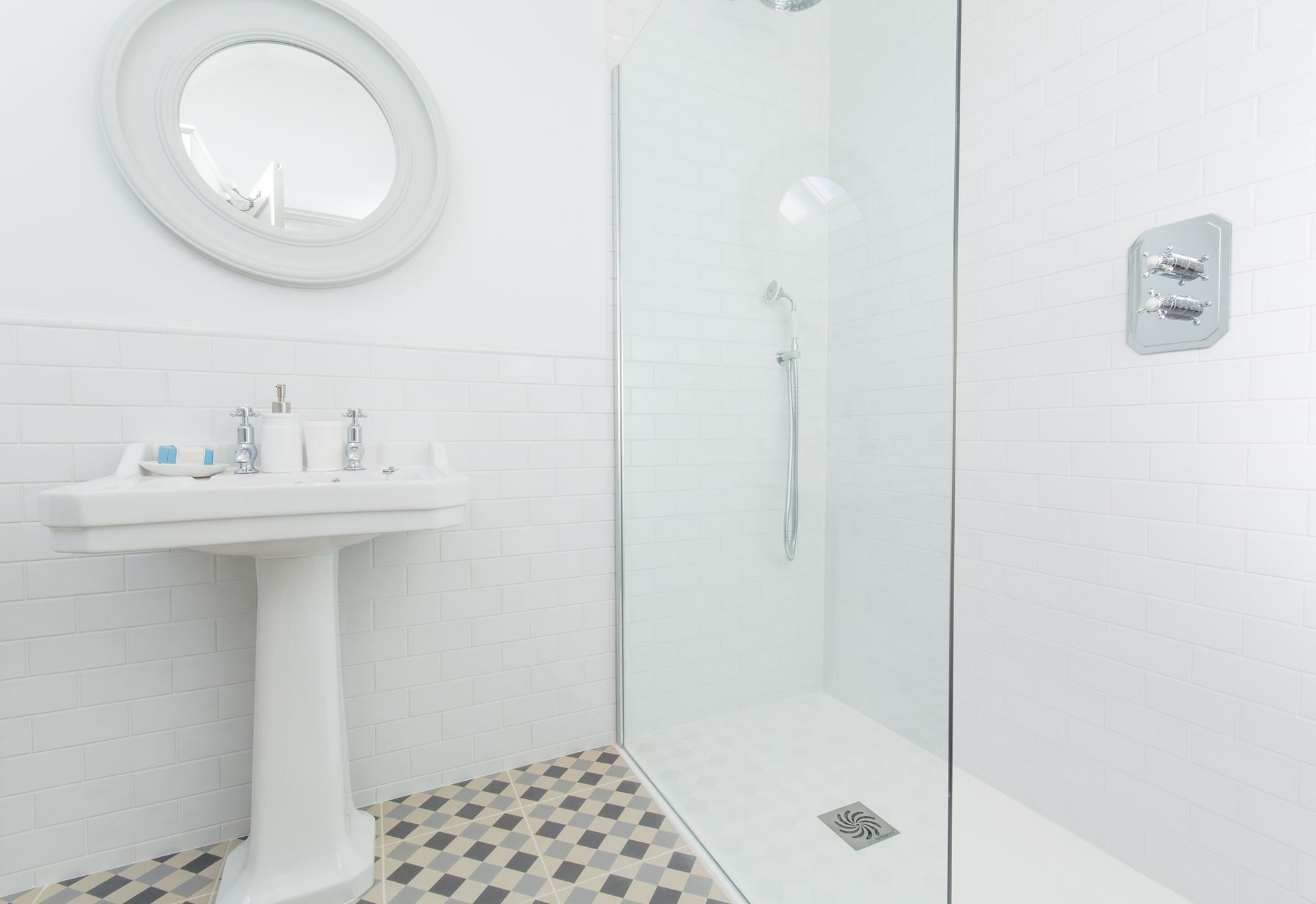 The twin room benefits from an en suite, giving everyone space and privacy to get ready.