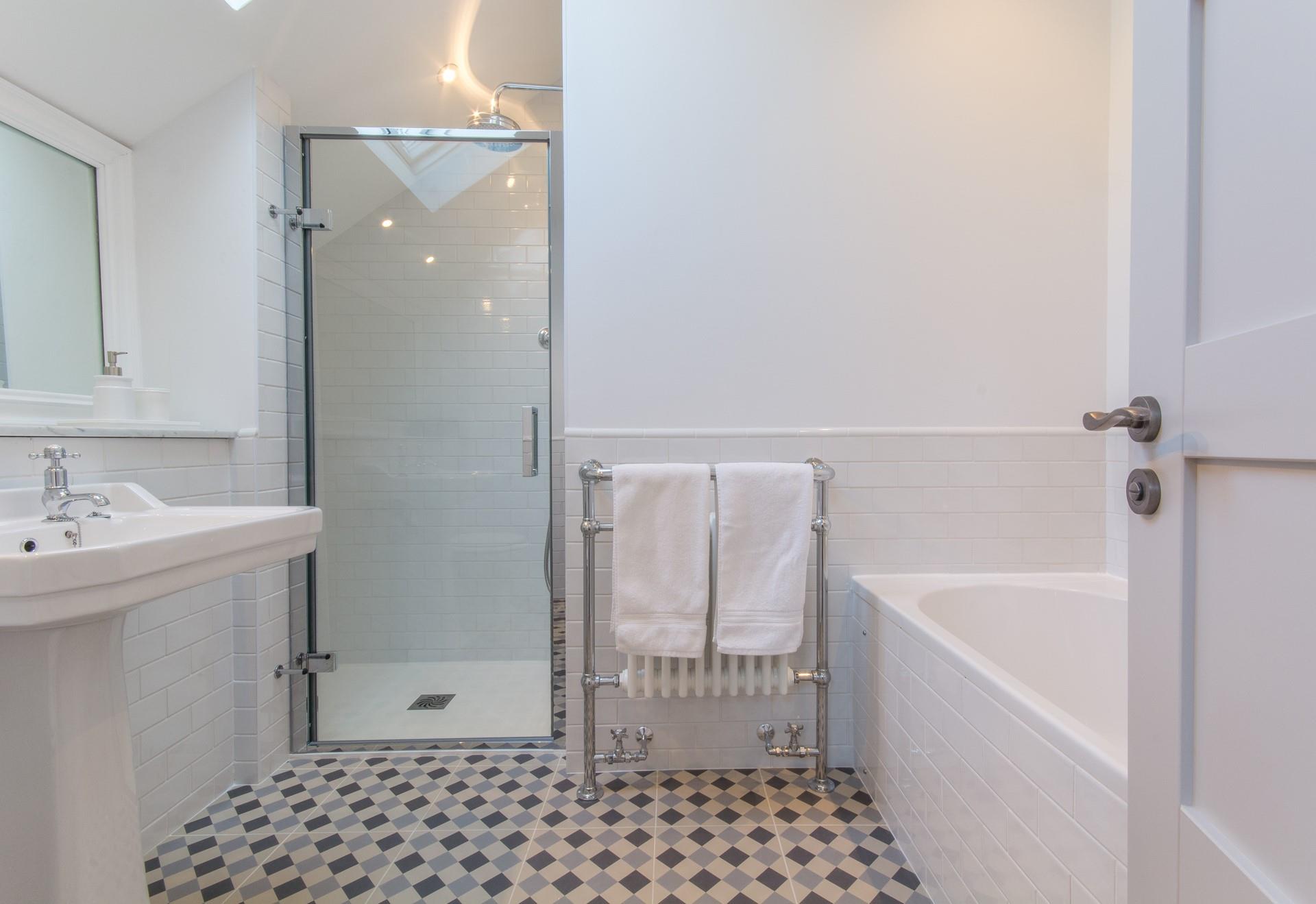 Light with a sleek minimalistic design, the bathroom is the perfect place to pamper yourself.
