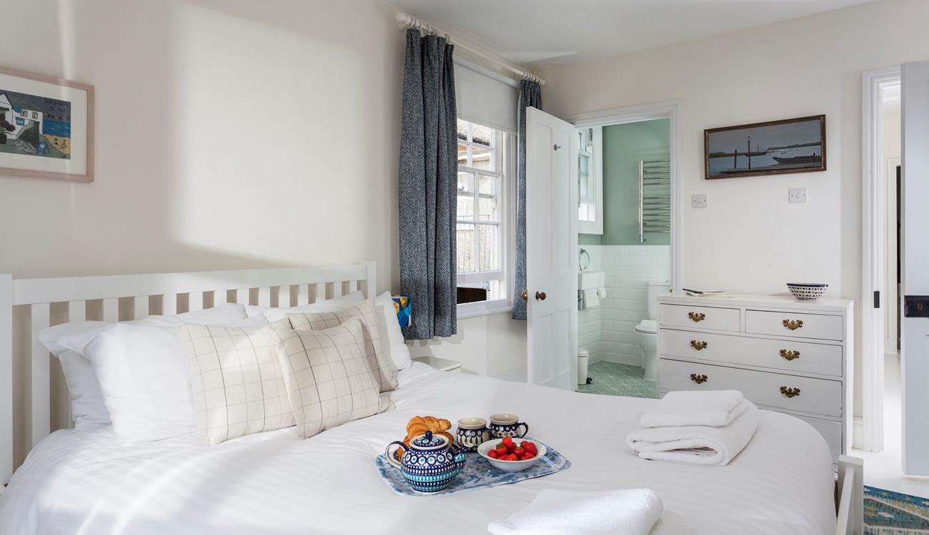 Get ready in the morning in your en suite.