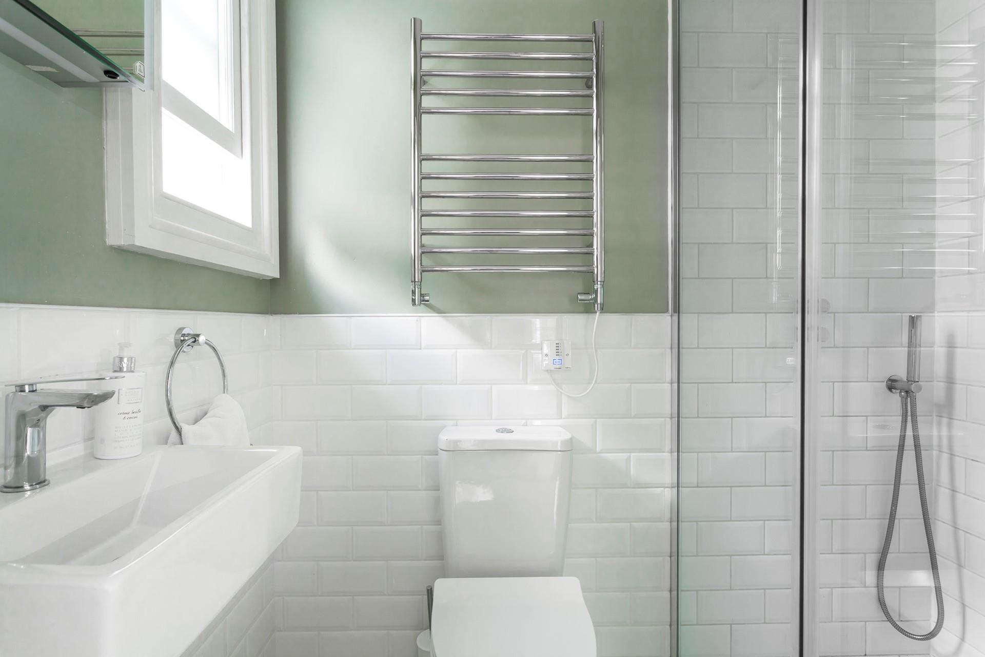 Wash off the sand in your shower and then snuggle up on the sofa for the evening.