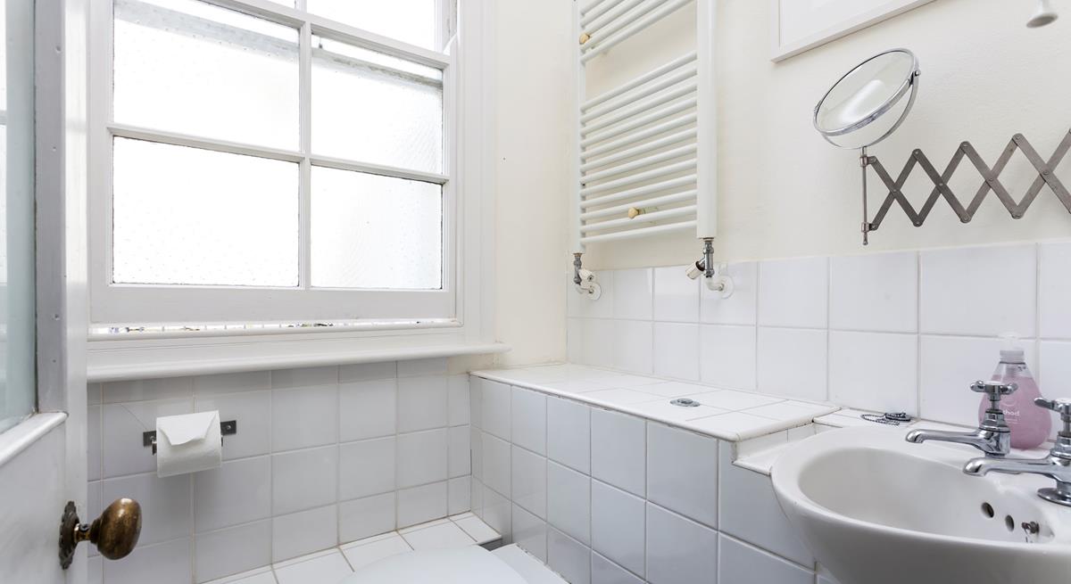 Get ready for an evening in town, you can sit outside The Sloop Inn on the harbour front sipping Cornish cider.