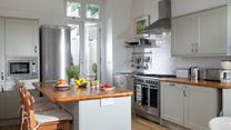 Pop the kettle on and sip your morning coffee at the breakfast bar.