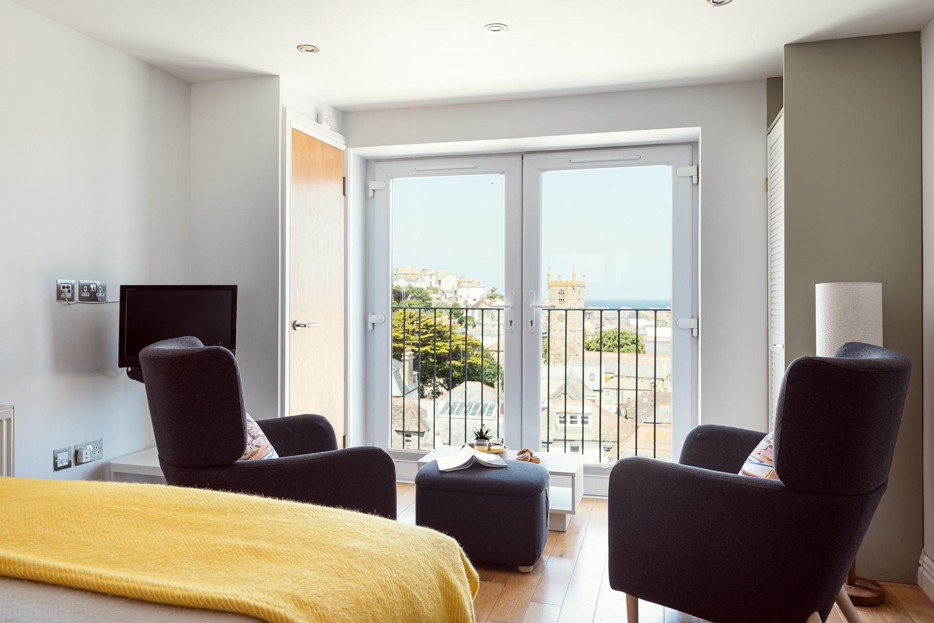 Enjoy views across St Ives from the moment you wake up.
