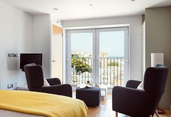 Enjoy views across St Ives from the moment you wake up.
