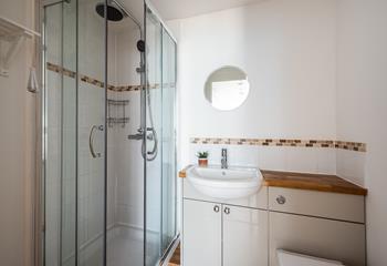 Start your day with an invigorating shower before heading out to explore St Ives' enchanting streets!