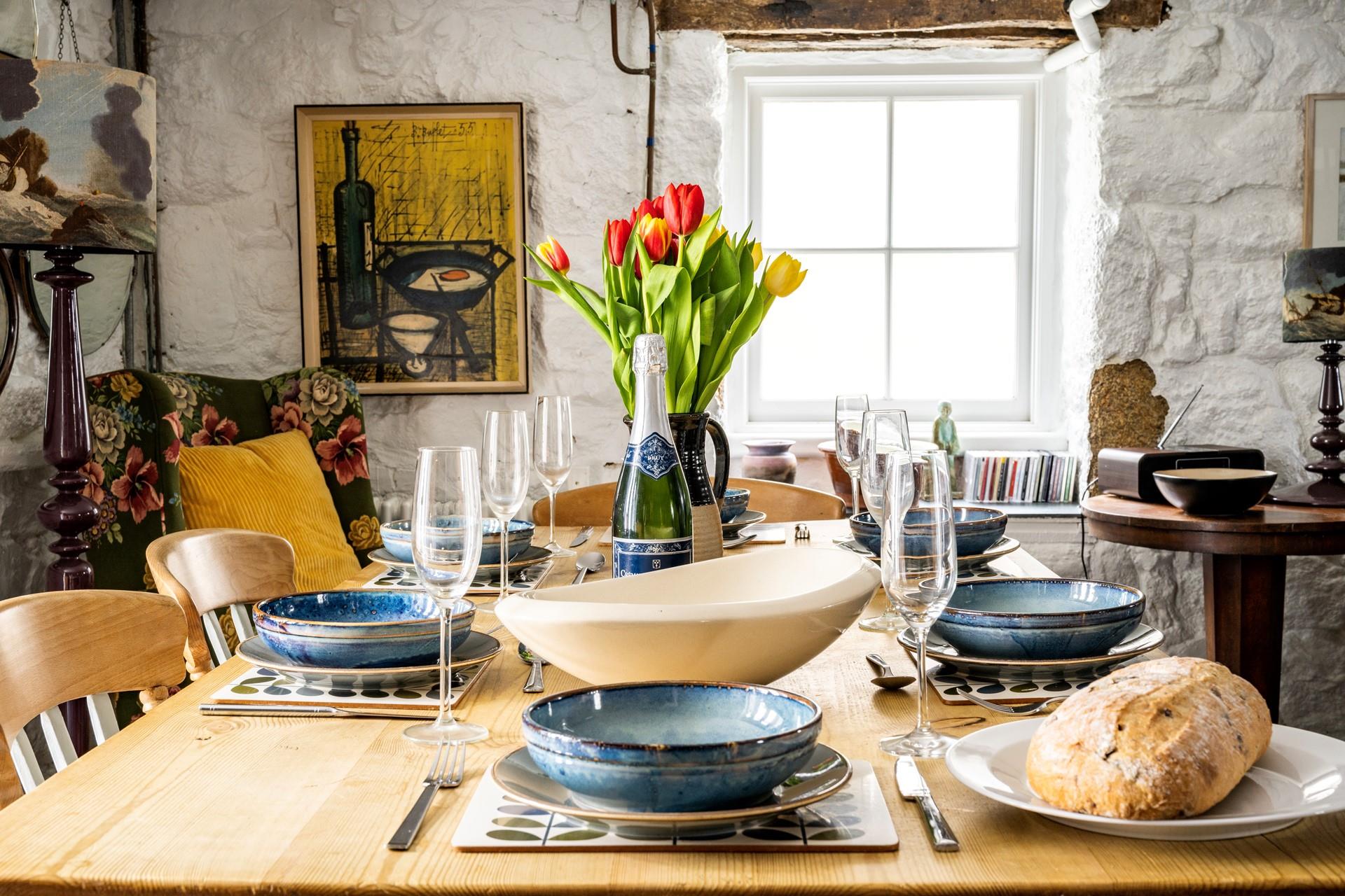 Buy some fresh ingredients in town to enjoy a family meal together.