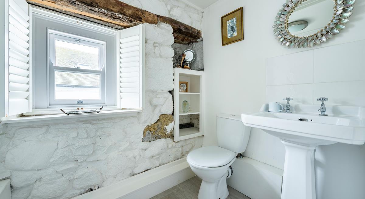 Get ready to head out to a harbour-front restaurant for some fine dining.