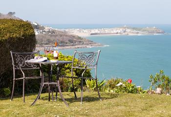 Open a refreshing bottle of wine and sit in your garden with the stunning backdrop of Carbis Bay and St Ives.