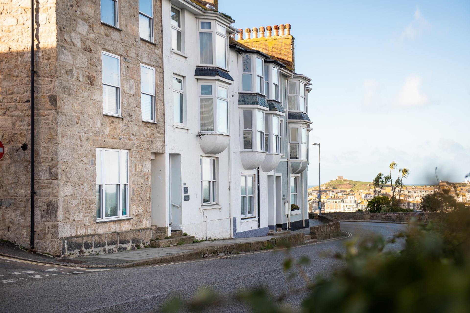 Low Tide is conveniently located for both the beach and town.