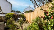 The terraced gravel area is perfect for a sunbathing, reading a book or having a glass of wine. 