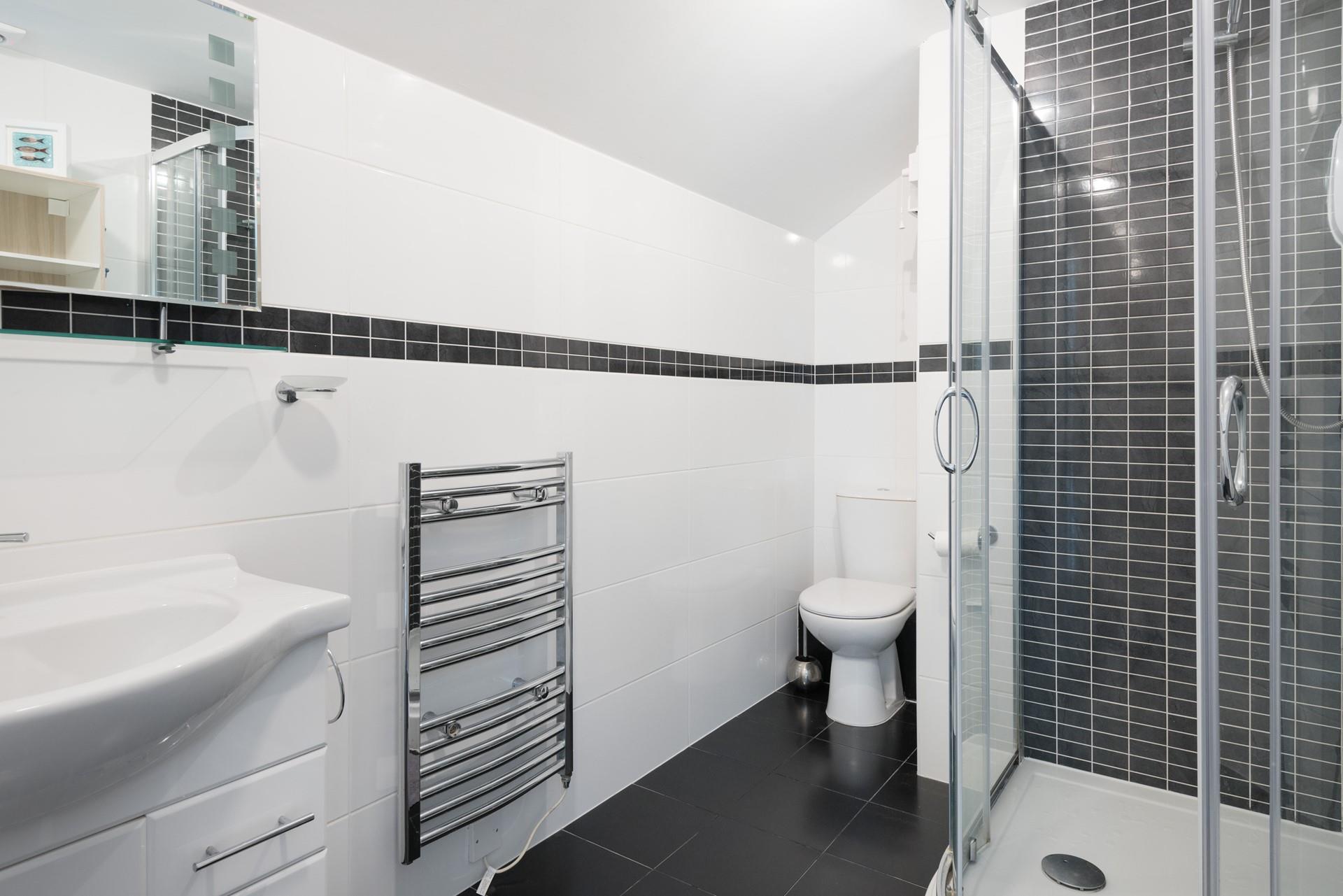 Wash off your sandy toes in the shower and get ready for an evening out, or stay in and cosy up.