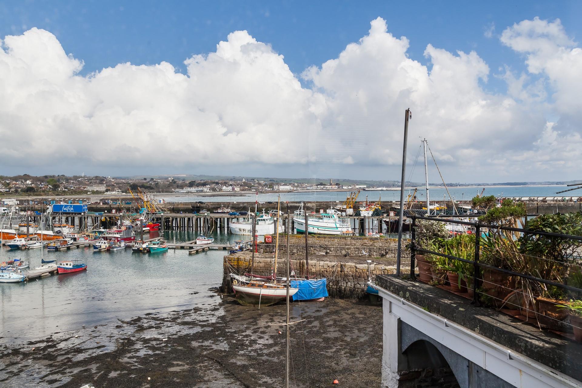 With stunning views on your doorstep, you can enjoy walks along the quaint harbour. 