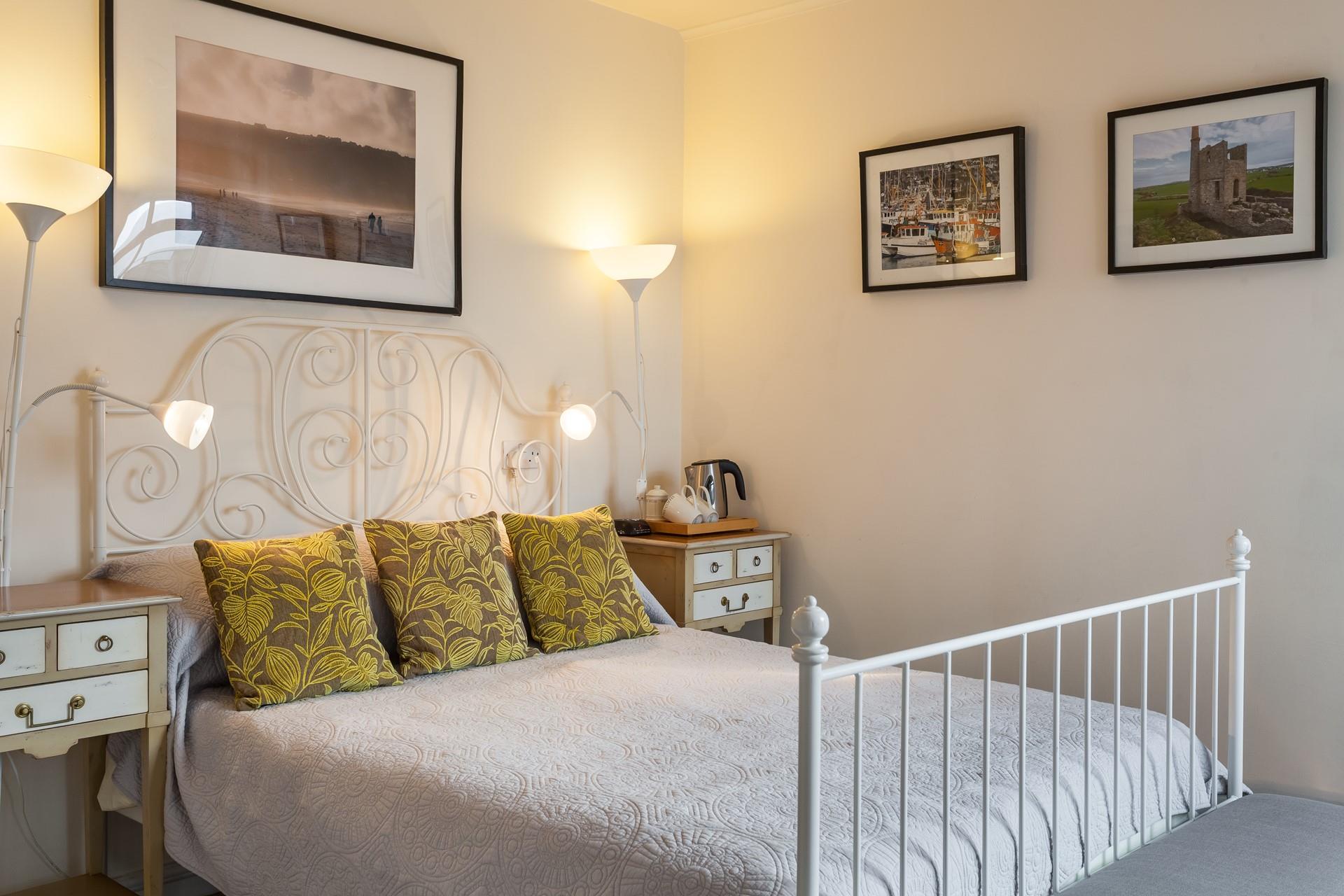 Wake up from a dreamy night's sleep and make a plan for the day ahead.