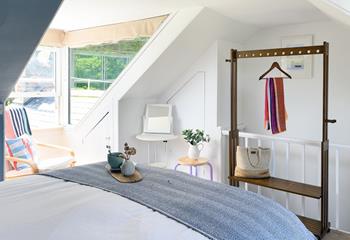 Sink into the sumptuous king size bed and drift off for a dreamy night's sleep.