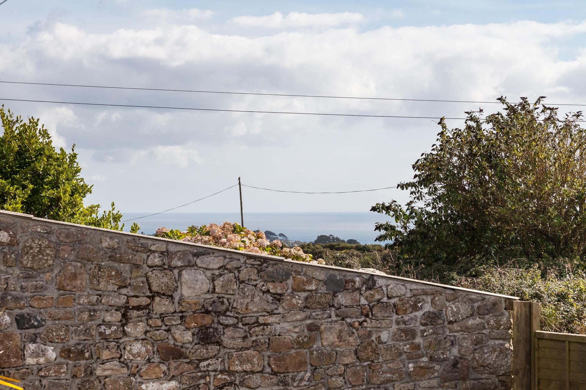 Located between St Ives and Marazion, make the most of the position to explore the area whilst still having a peaceful bolthole to return to.