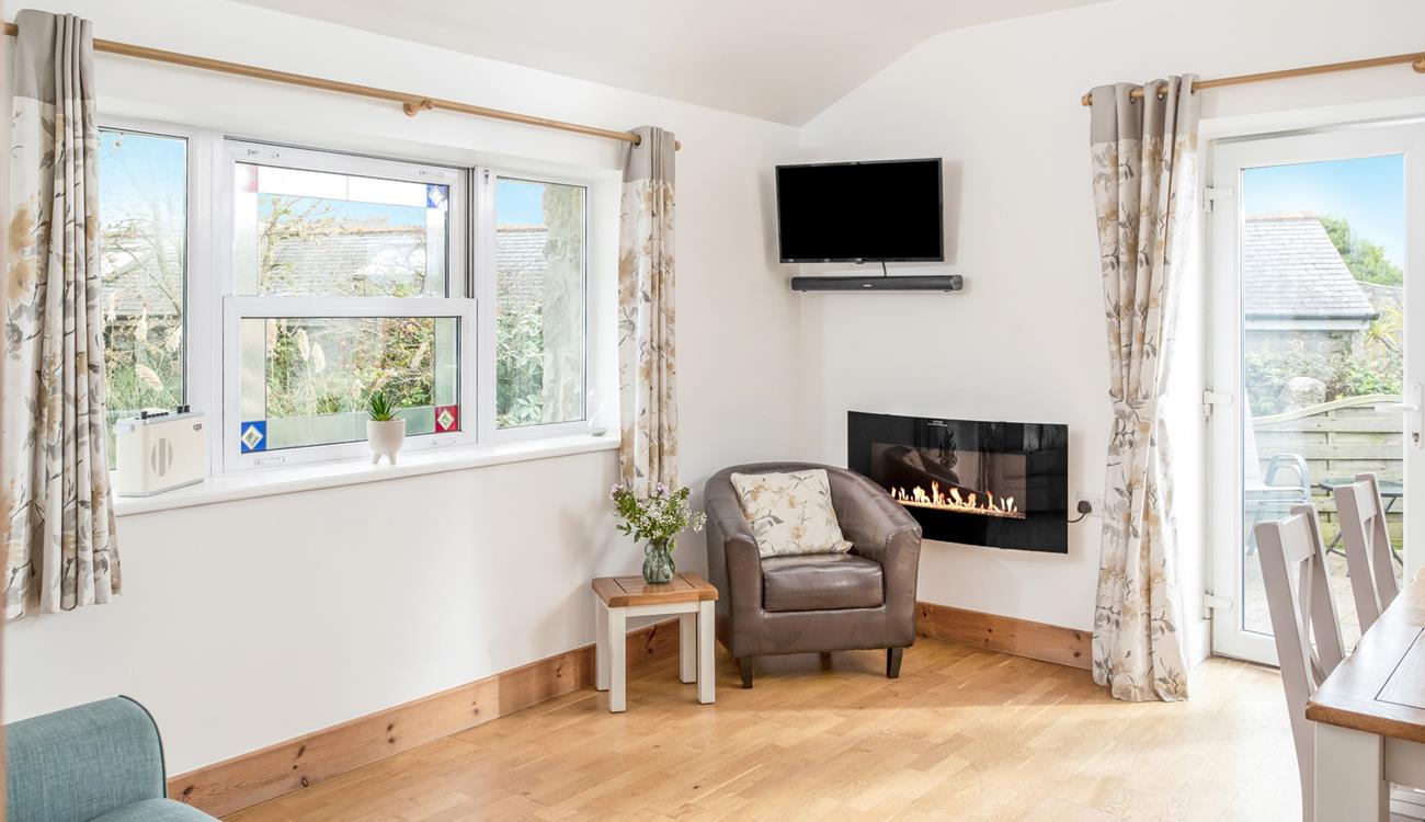 After a fun-filled day exploring St Ives, cosy up in the sitting room for an evening of films or kick back on the armchair with a good book. 