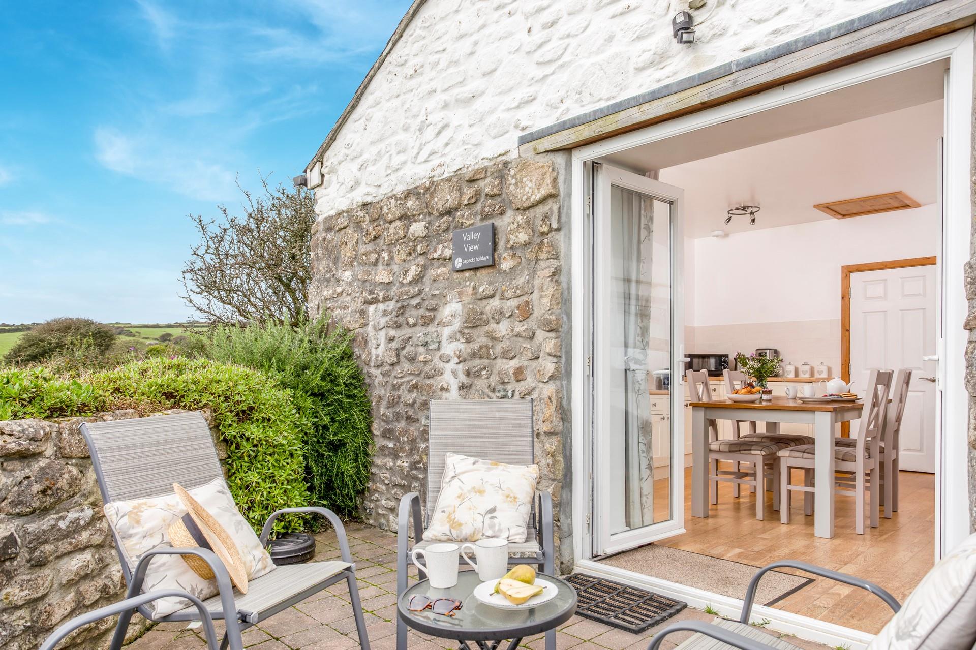 Spend summer nights making the most of the sun with a glass of wine in hand!