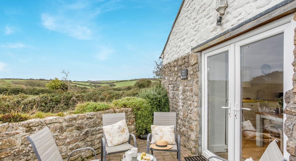 Take your meals al fresco in the summer sunshine.