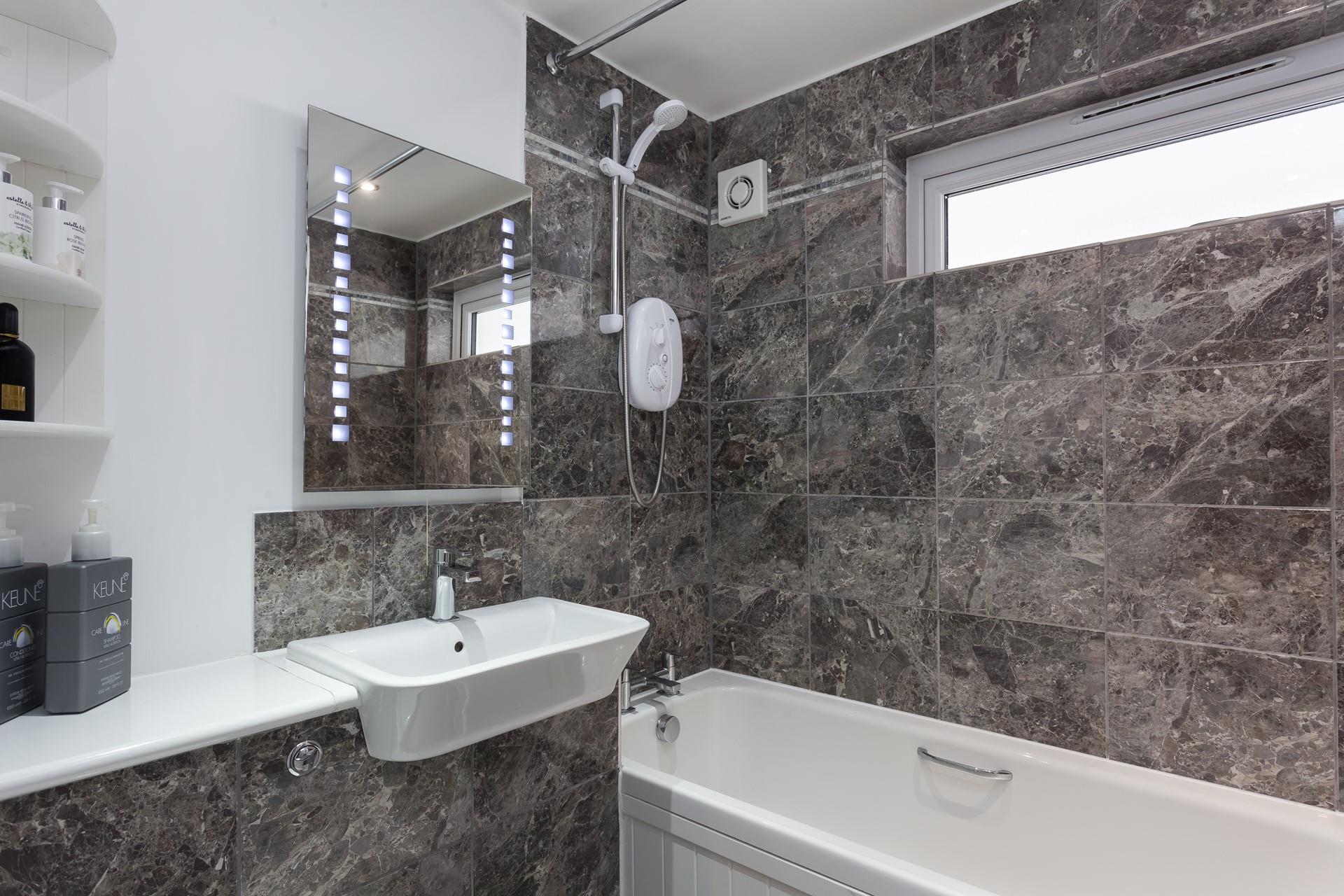 Start your day with an invigorating shower or freshen up before heading out to explore one of St Ives' many bars and restaurants.