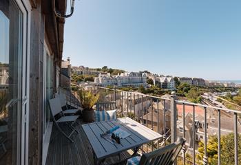 St Ives town is just a short walk away.
