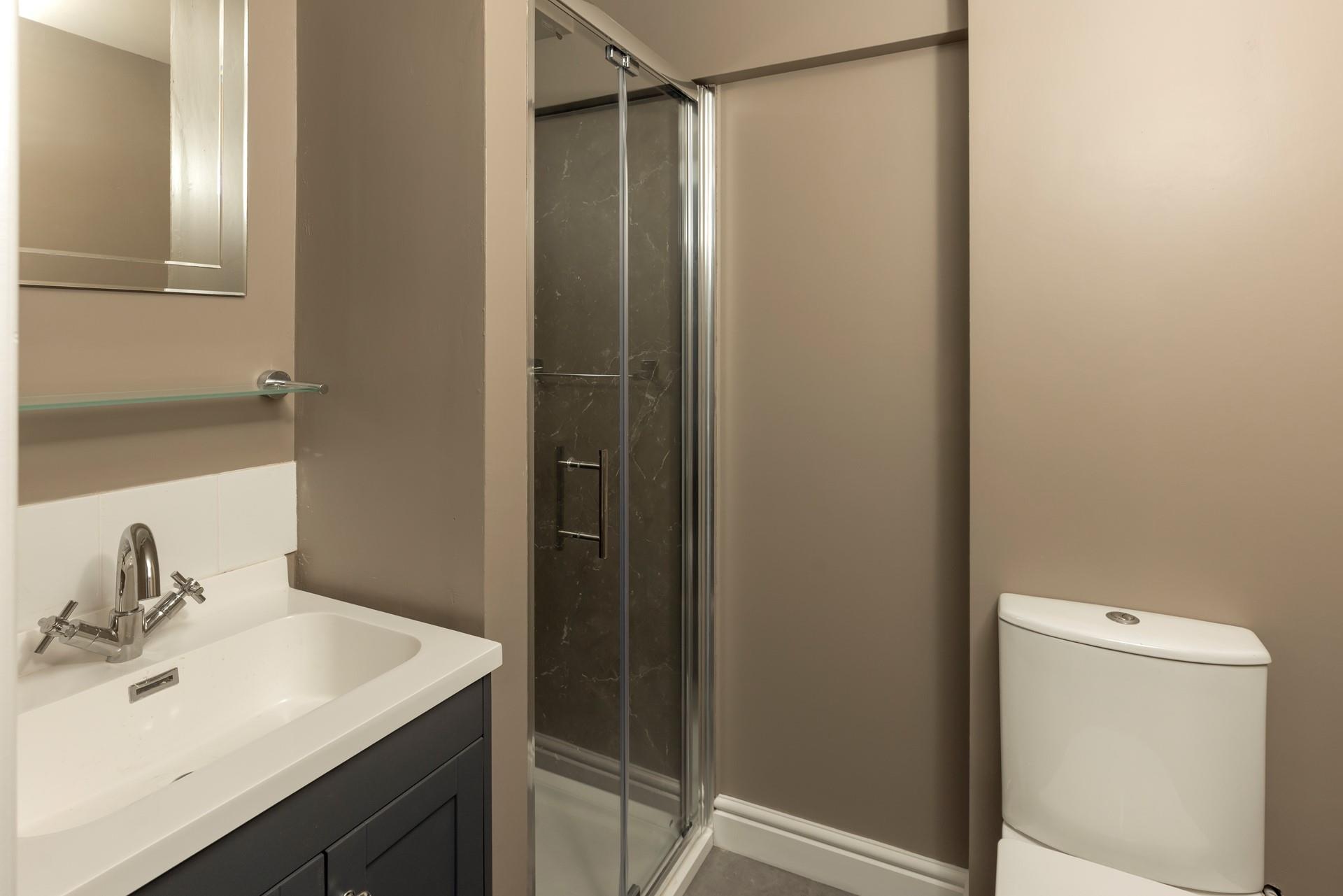 Get ready and head out into town to find a harbourfront restaurant to dine in.